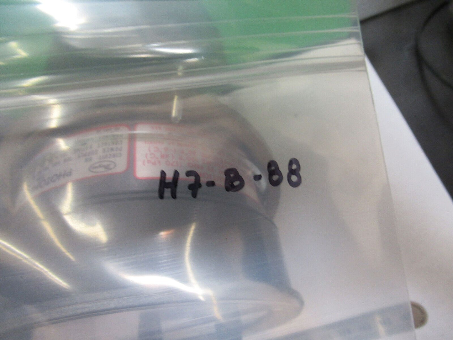 PHOTOHELIC GAUGE PRESSURE VENTILATION CLEAN ROOM DWYER AS PICTURED H7-B-88