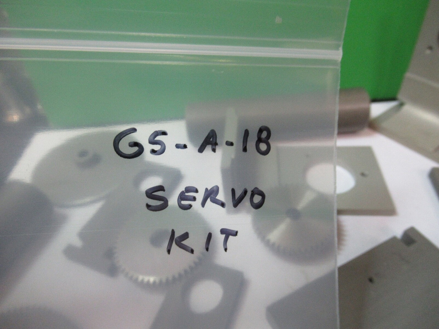 SERVO KIT LOT GEARS + ACCESSORIES ROBOTICS MECHATRONICS AS PICTURED G5-A-18
