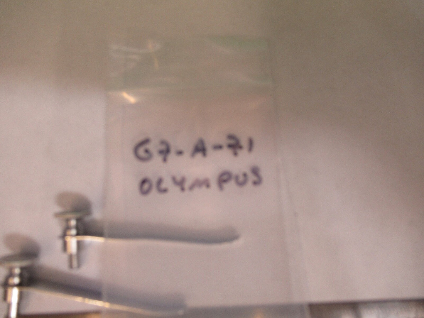 OLYMPUS JAPAN PAIR OF CLIPS STAGE MICROSCOPE PART AS PICTURED G7-A-71