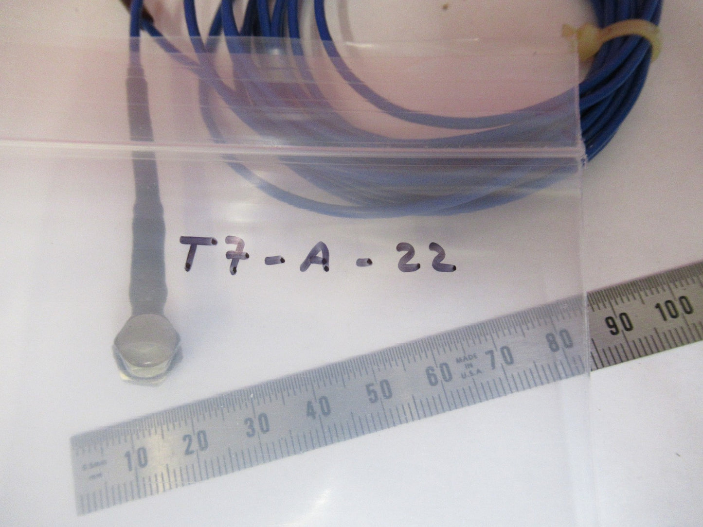 PCB PIEZOTRONICS CUSTOM ACCELEROMETER VIBRATION SENSOR + integral cable T7-A-22