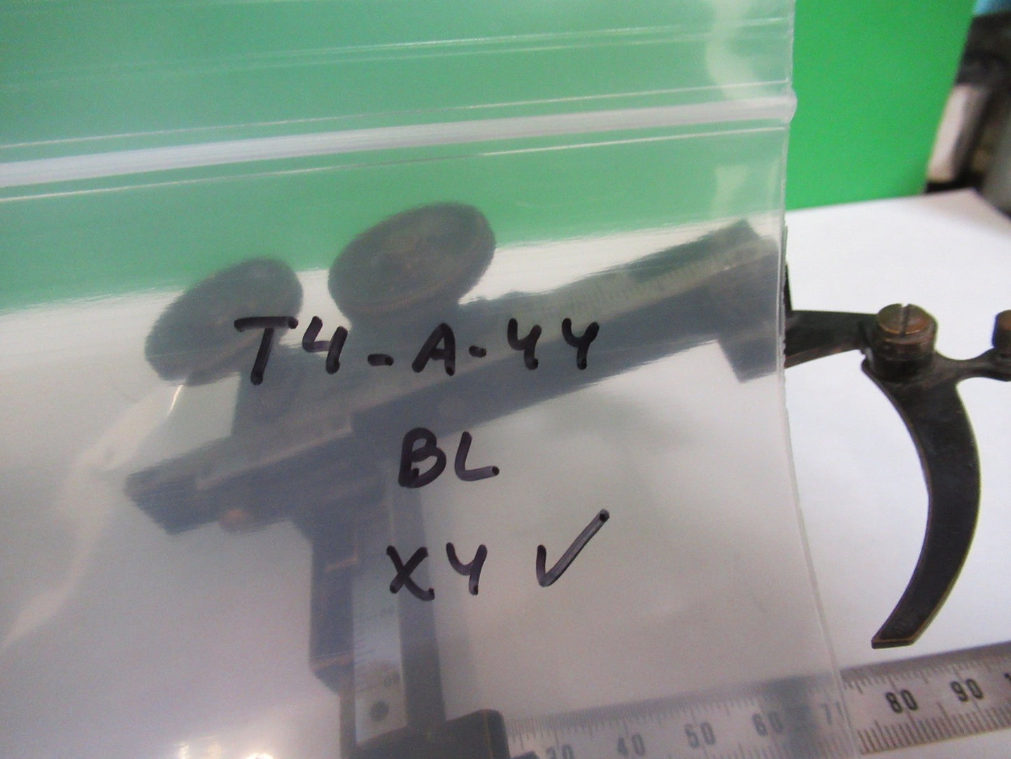 ANTIQUE BAUSCH LOMB XY STAGE CLIPS MICROSCOPE PART AS PICTURED T4-A-44