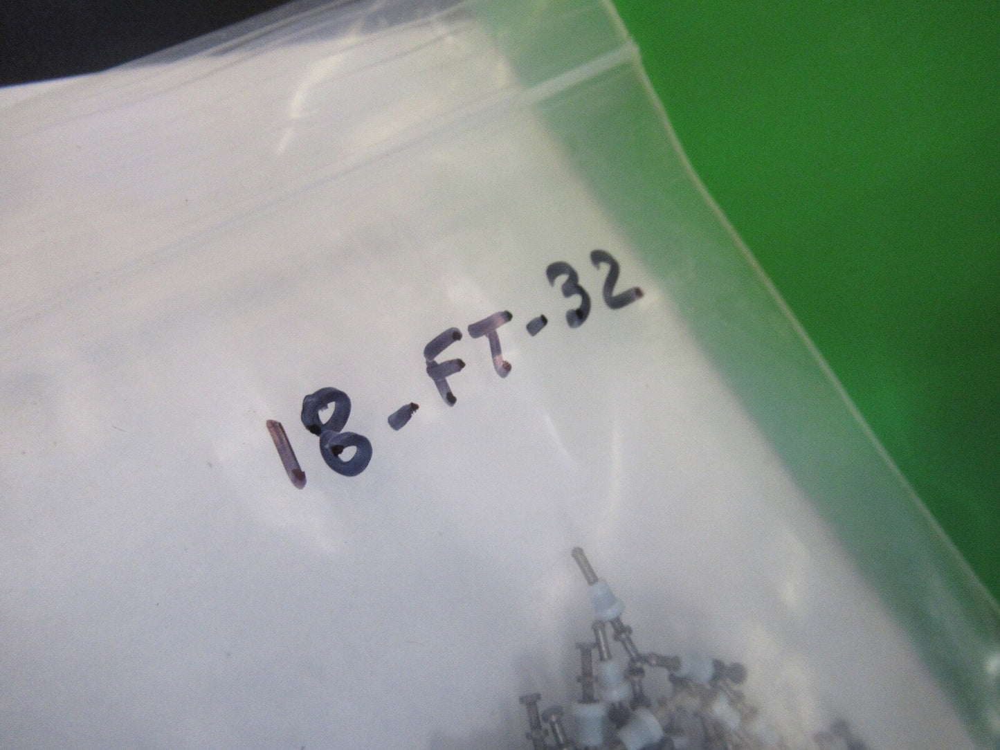 LOT 100+ TERMINALS ELECTRICAL POST PINS ASSEMBLY AS PICTURED 18-FT-32