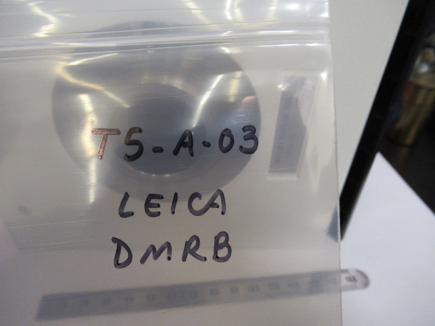 LEICA LEITZ GERMANY DMRB TRINOCULAR HEAD MICROSCOPE PART AS PICTURED T5-A-03