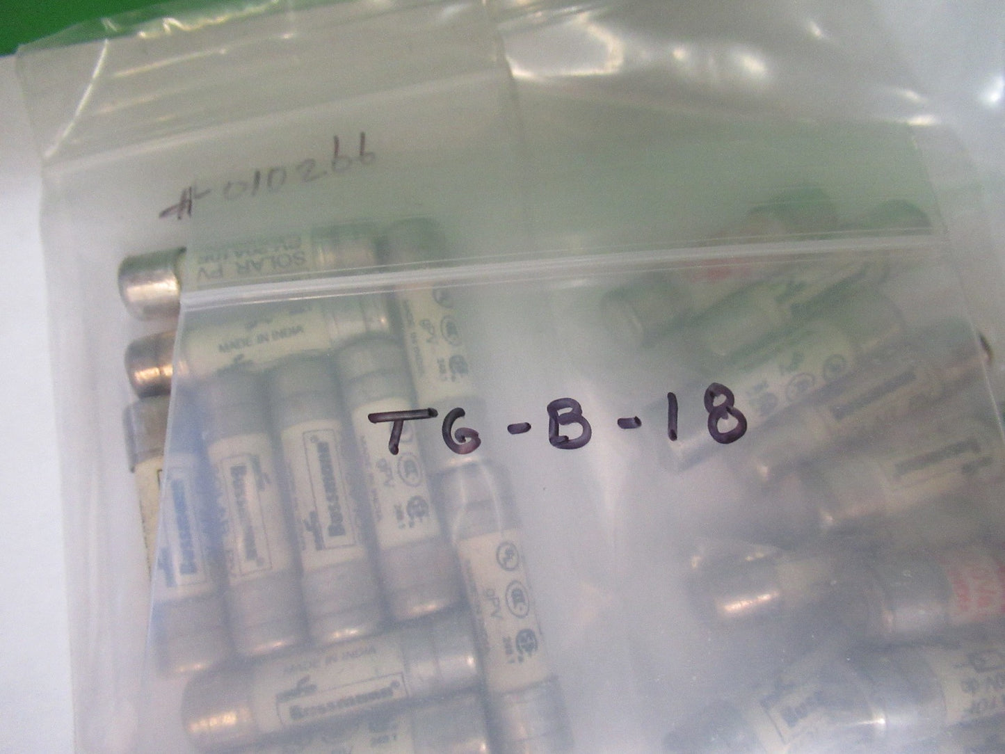 LOT +20 pcs BUSSMANN ASSORTED FUSES 20 AMPS AS PICTURED T6-B-18