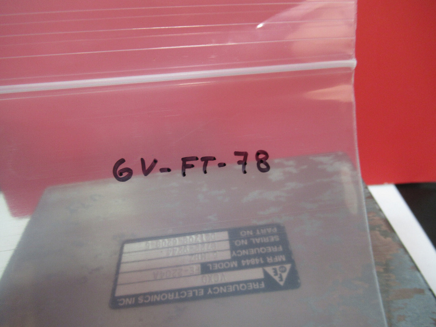 FEI QUARTZ OSCILLATOR FE2204A FREQUENCY STANDARD FEI 5 MHz AS PICTURED 6V-FT-78