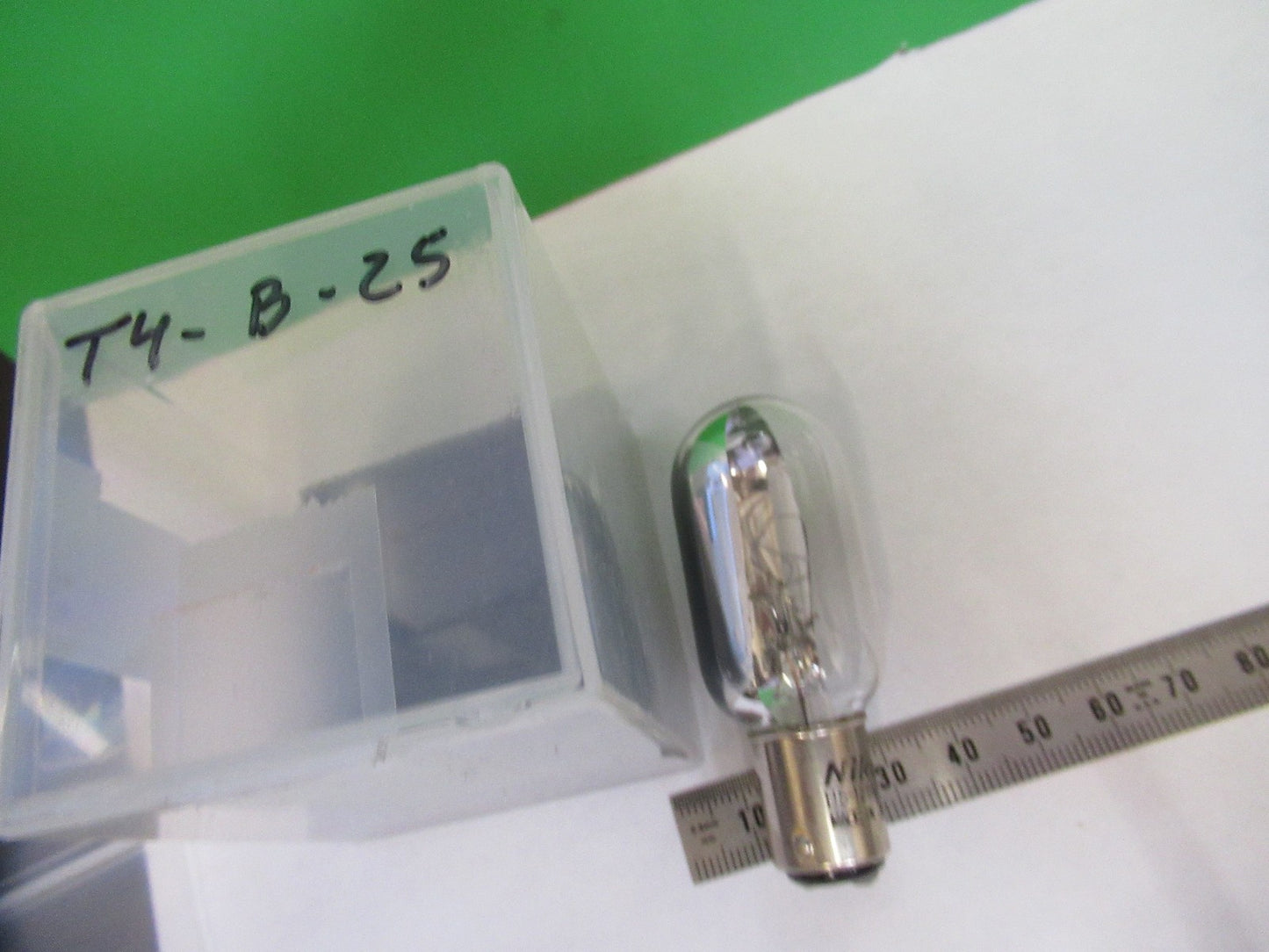 NIKON JAPAN LAMP 115V 30W OPTICS MICROSCOPE PART As Pictured T4-B-25