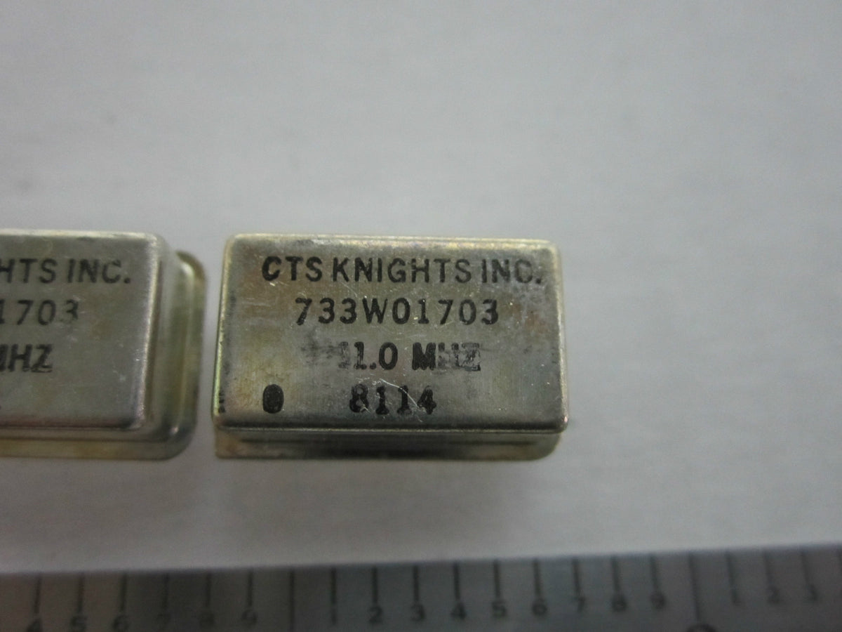 Lot 2 Ea Cts Knights Quartz Oscillator Frequency 11 MHz Standard