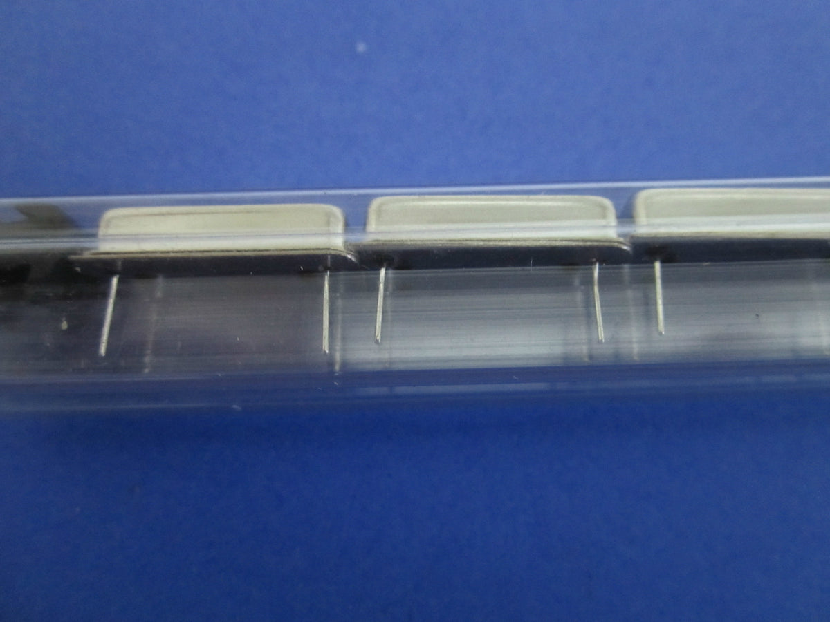 Lot 10 Ea Dale Electronics Quartz Oscillator Frequency 8.192 MHz Standard