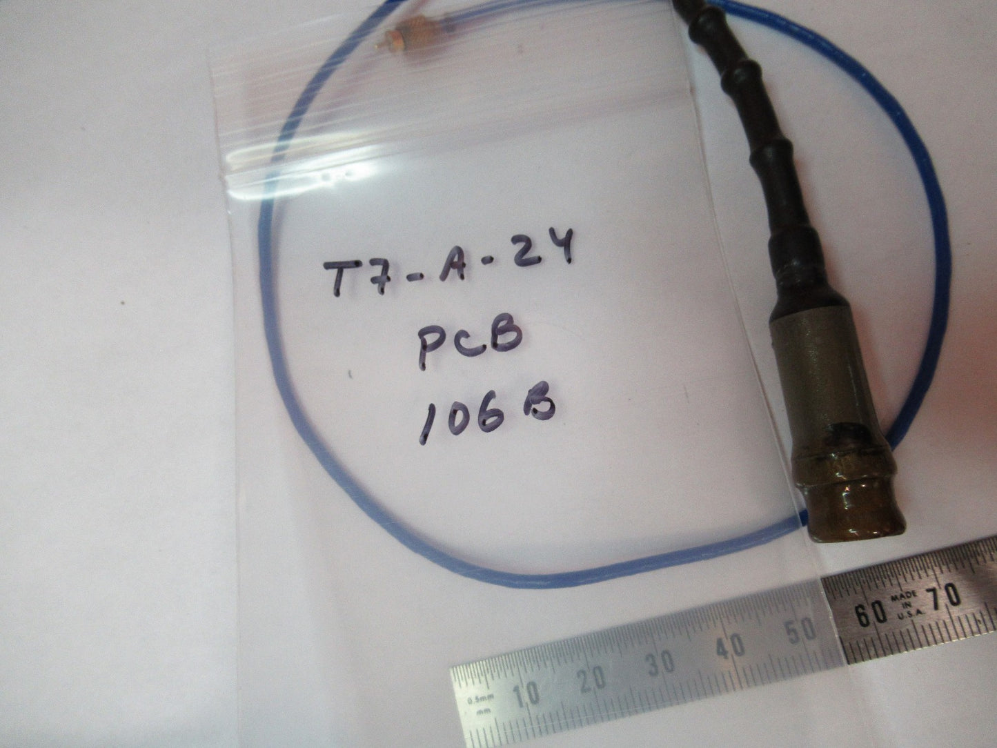PCB PIEZOTRONICS CUSTOM 106B type PRESSURE SENSOR + integral cable T7-A-24