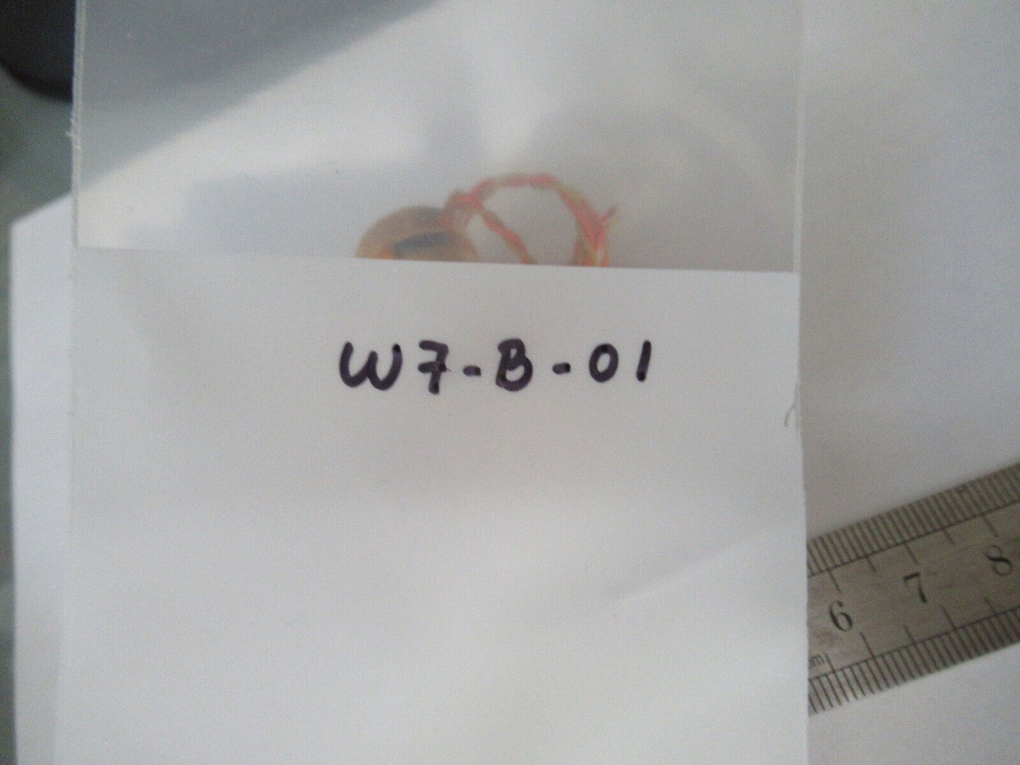 OPTISCHER KRISTALL MONTIERT AUF SCHWER VERGOLDETER KUPFEROPTIK WIE ABGEBILDET &W7-B-01