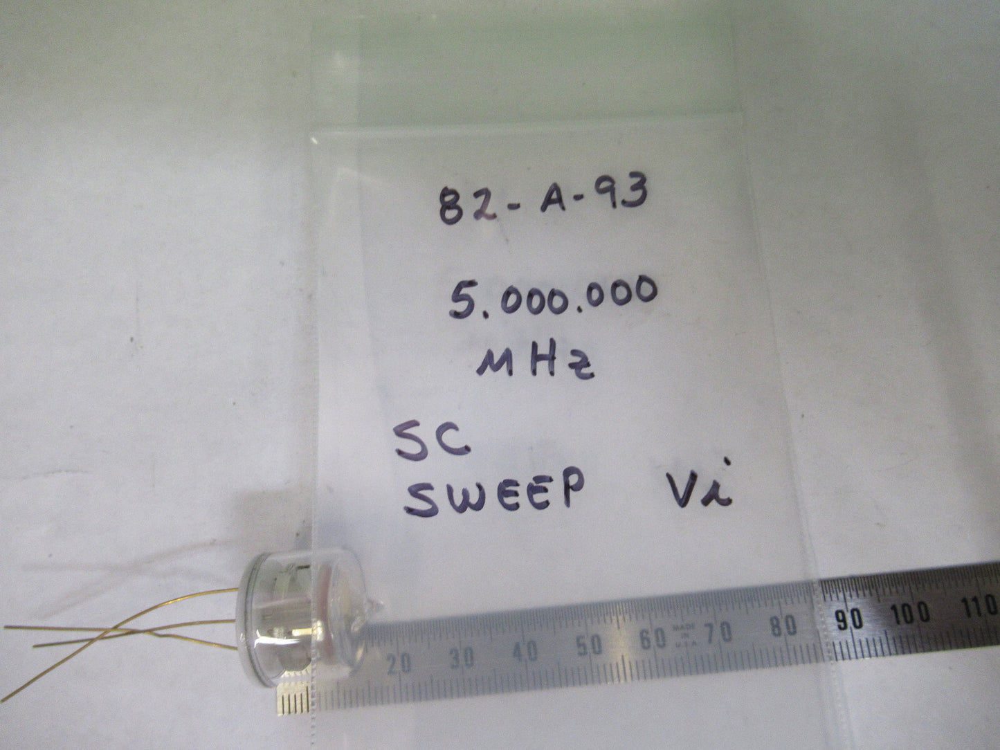 SPACE 5.000 MHz QUARTZ CRYSTAL FREQUENCY CONTROL BLILEY BG61 GLASS PCK 82-A-93