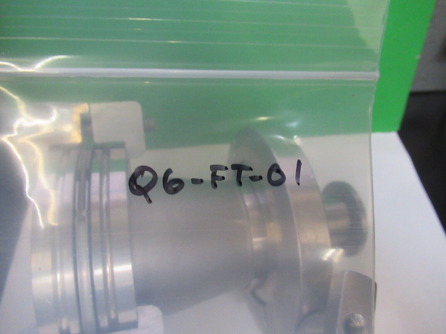 ULTRA HIGH VACUUM ADAPTOR DEVICE + CLAMPS Q6-FT-01