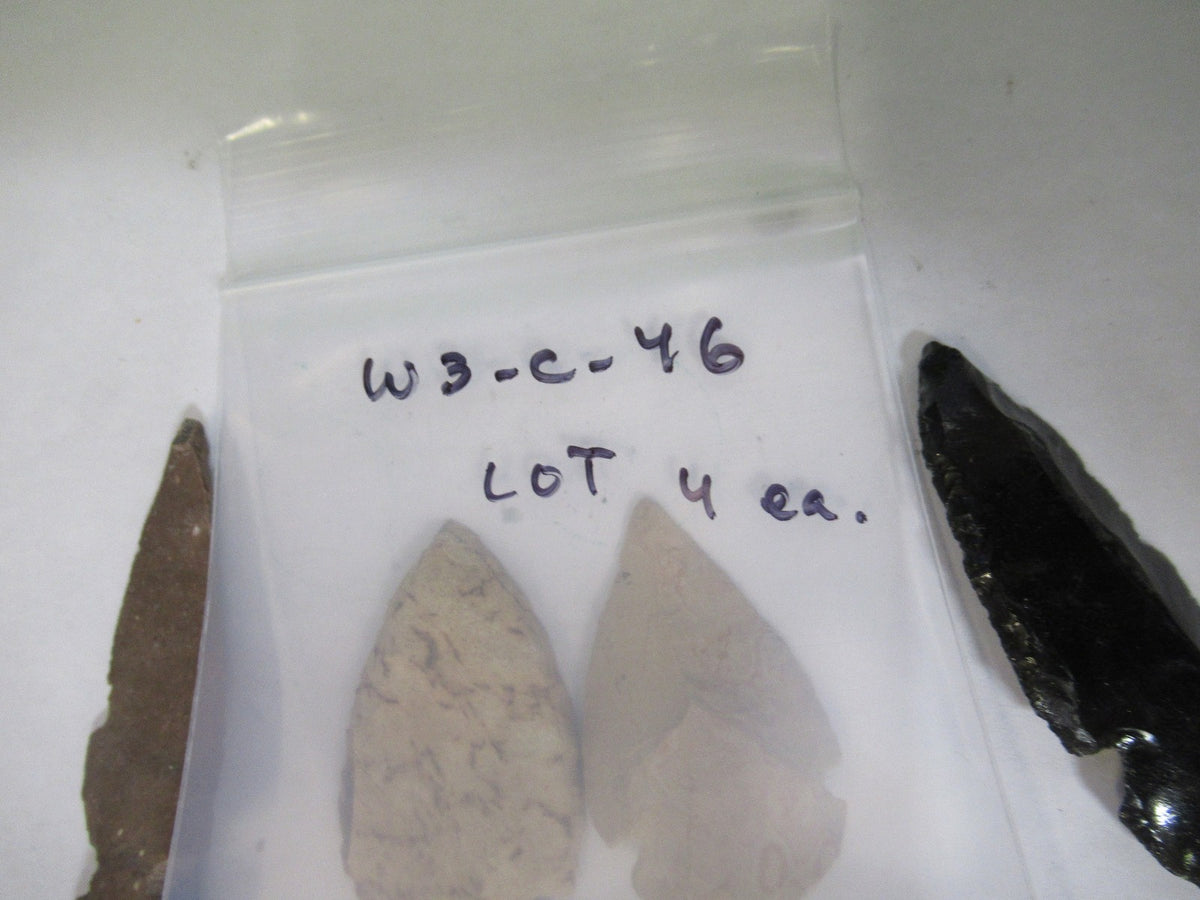 LOT STONE & OBSIDIAN ARROW HEADS AS PICTURED W3-C-46