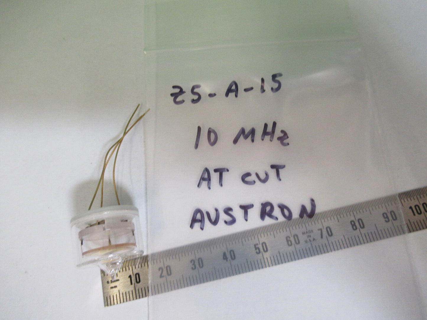 BENDIX 10 MHz QUARTZ FREQUENCY CONTROL RESONATOR GLASS PACKAGED AS PIC &Z5-A-15