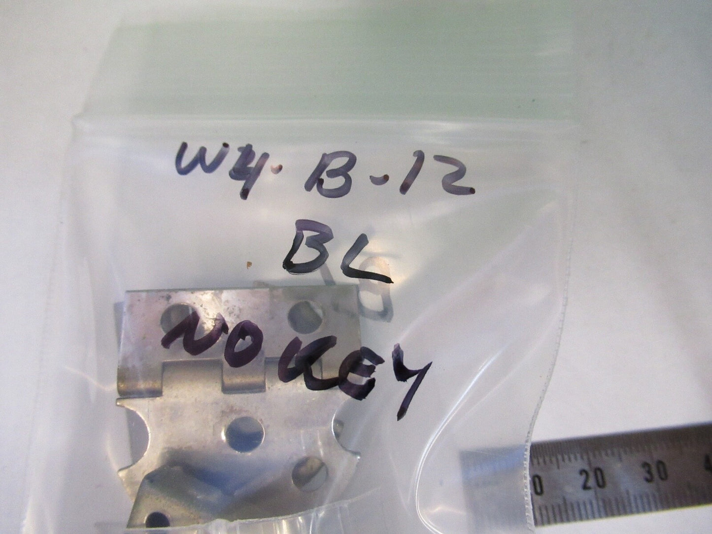 BAUSCH LOMB SET HINGES + LOCK WITHOUT KEY MICROSCOPE PART AS PICTURED w4-b-12