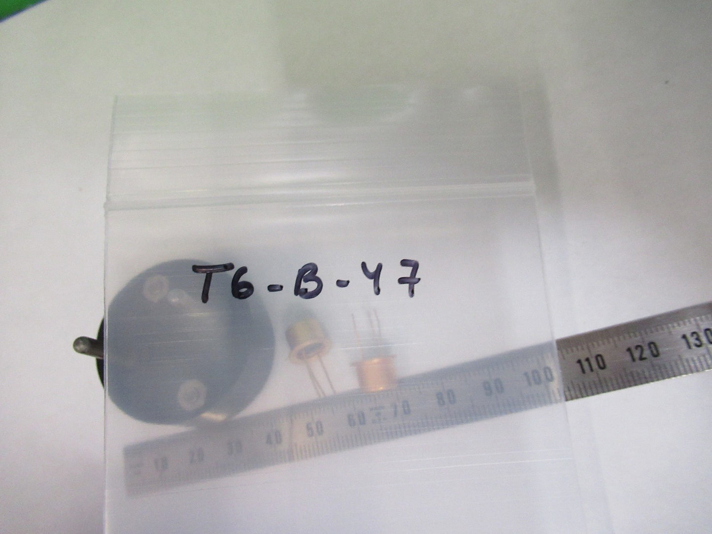ANTIQUE JK CTS + TO-5 QUARTZ CRYSTAL FREQUENCY CONTROL RADIO AS PICTURED T6-B-47