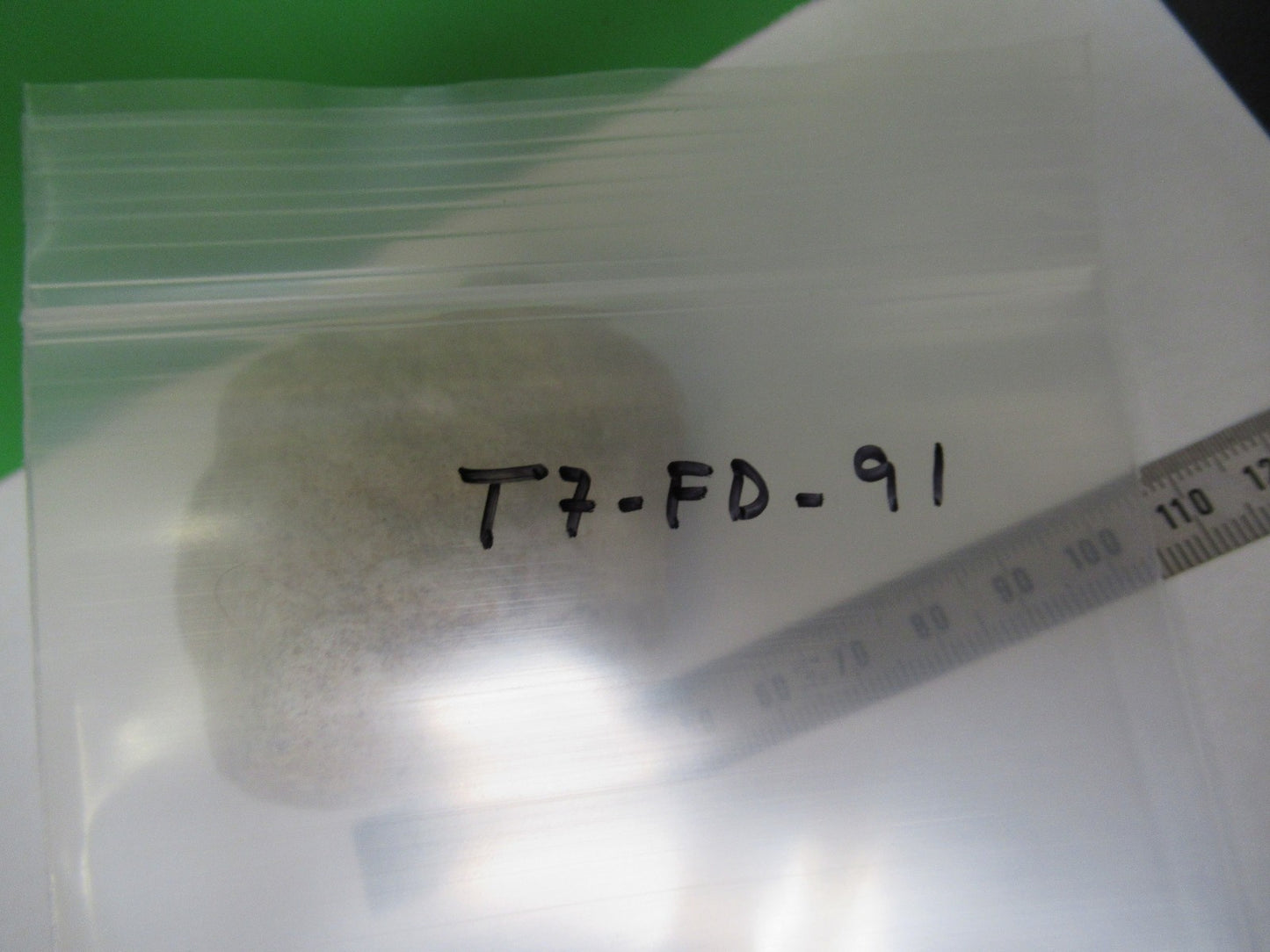 AMAZING GEODE QUARTZ MINERAL SAMPLE BEAUTIFUL SPECIMEN AS PICTURED T7-FD-91