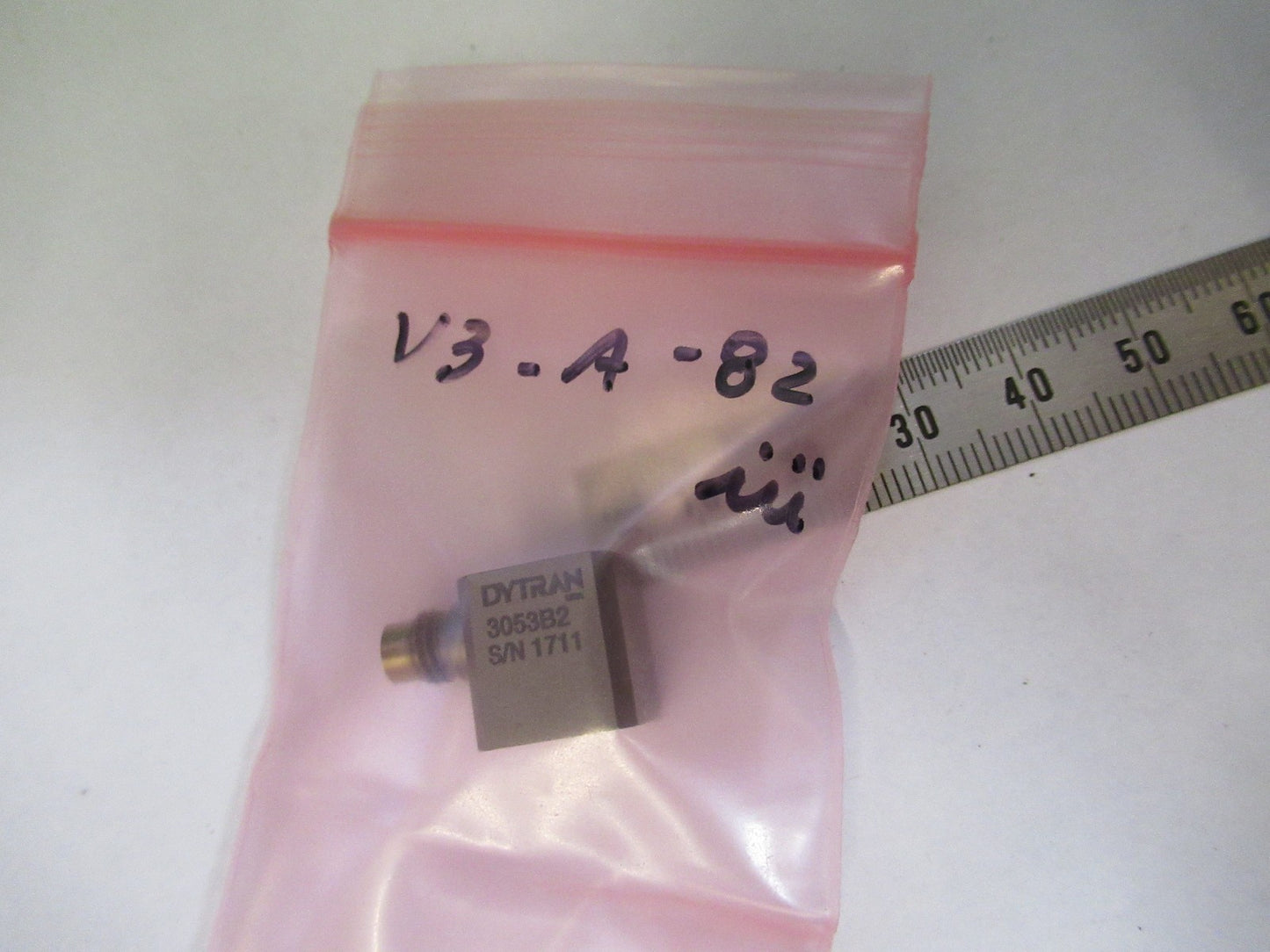 ACCELEROMETER DYTRAN 3053B2 VIBRATION SENSOR 10 mV/g TRIAX as pictured V3-A-82