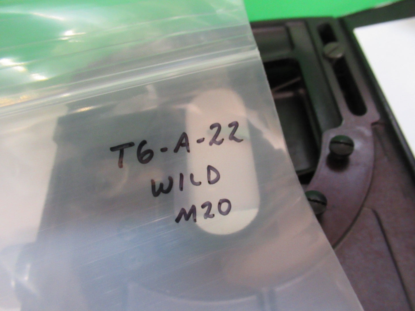 WILD M20 SWISS HEERBRUGG XY STAGE TABLE MICROSCOPE PART AS PICTURED T6-A-22