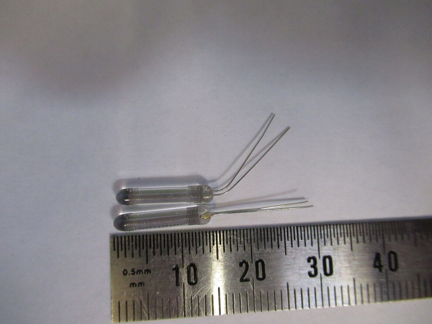 PAIR RTD PT100 PLATINUM TEMPERATURE SENSOR 100 OHMS GLASS AS PICTURED R7-B-72