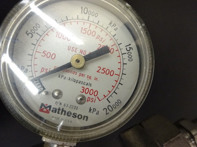 MATHESON 3513 + FLASH ARRESTOR MANOMETER REGULATOR VALVE GAS PROCESS AS IS 78-03
