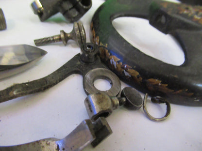 OLD SINGER SEWING ACCESSORY MACHINE PLATES + PARTS ASSEMBLY &P8-B-37