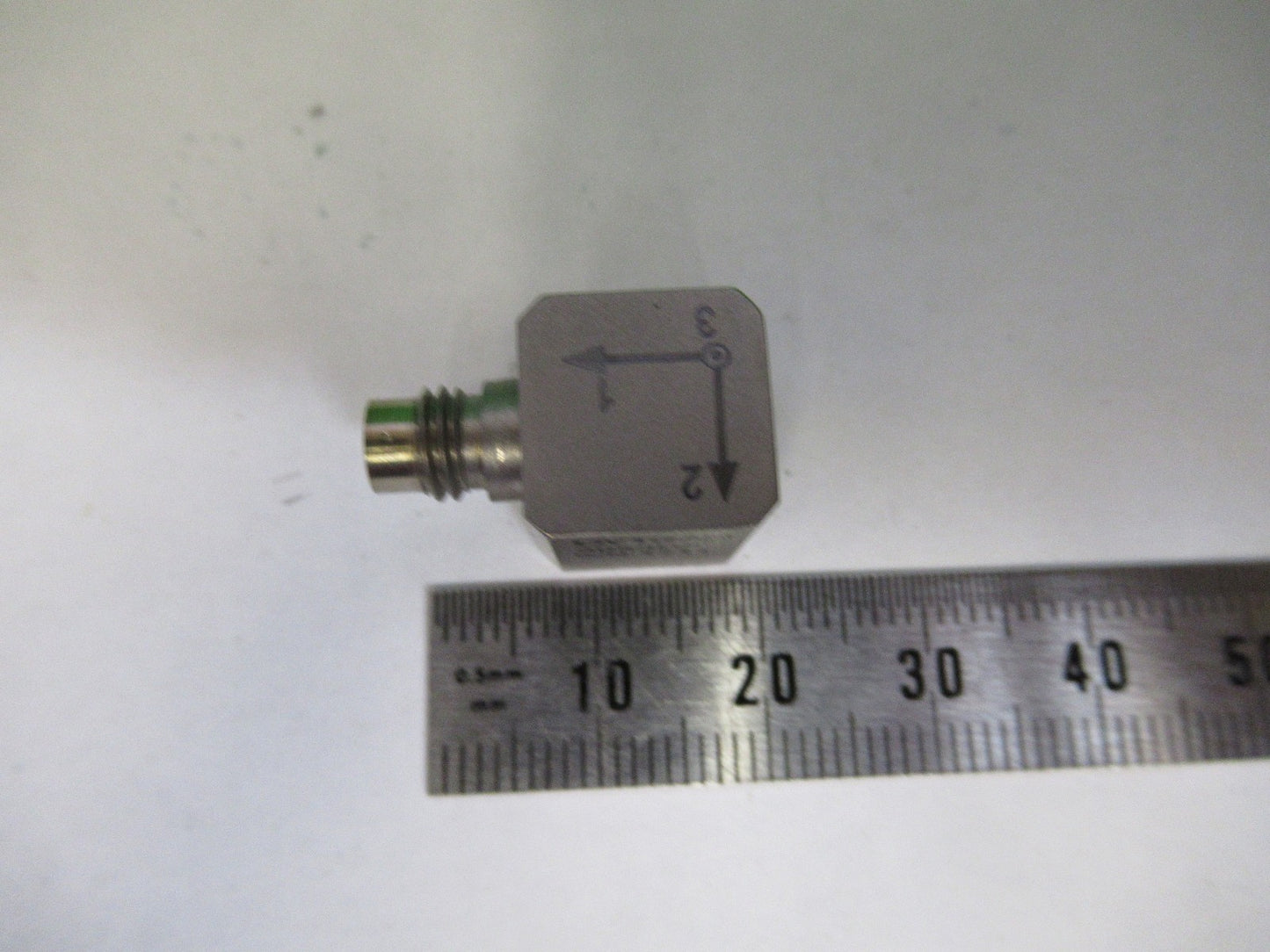 ACCELEROMETER DYTRAN 3053B2 VIBRATION SENSOR 10 mV/g TRIAX as pictured  V3-A-82