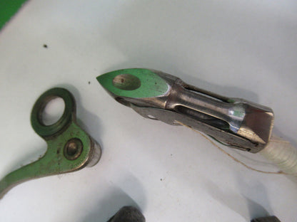 OLD SINGER SEWING ACCESSORY MACHINE  LOT PARTS ATTACHMENT ASSEMBLY &H2-A-25