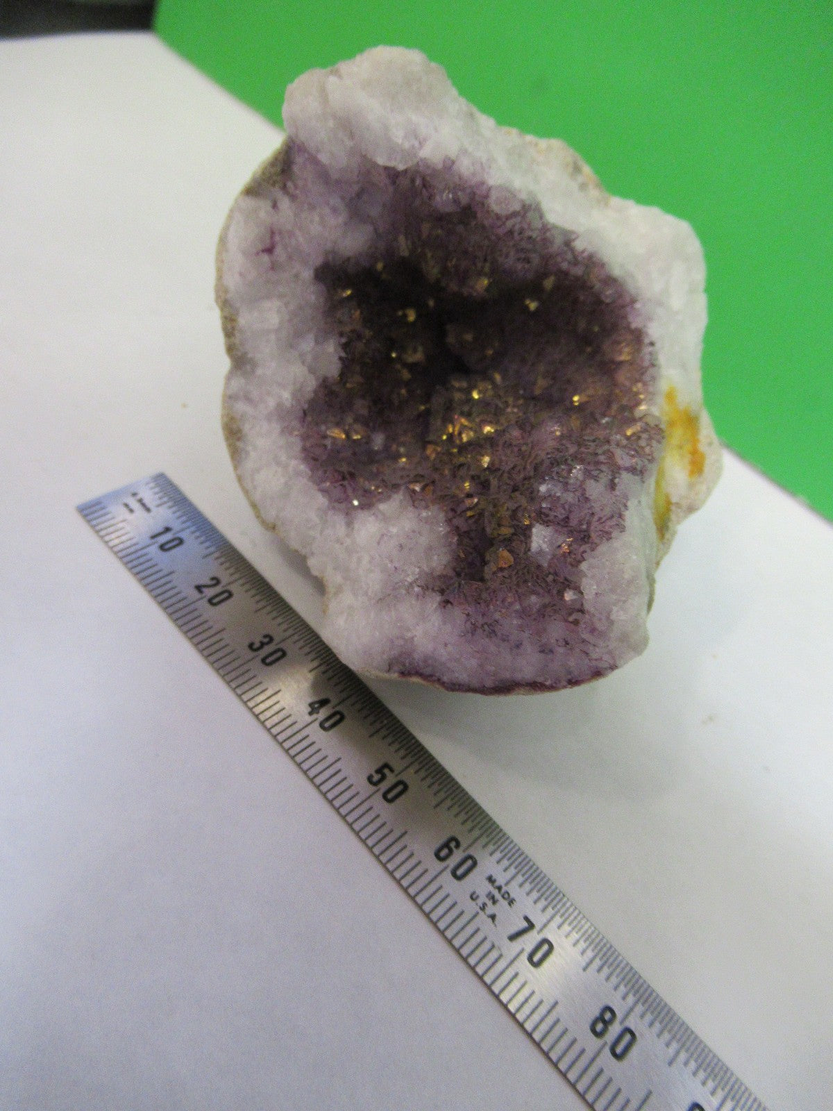 AMAZING GEODE QUARTZ MINERAL SAMPLE BEAUTIFUL SPECIMEN AS PICTURED T7-FD-91