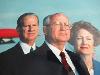 LARGE COLLECTABLE RUSSIA GORBACHEV USA BAKER WH MEETING VINTAGE PHOTOGRAPH &BLI