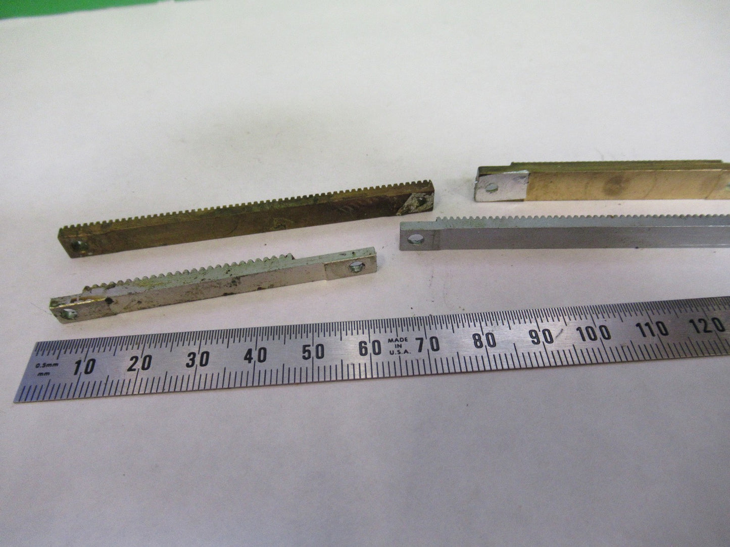 LOT 4 PIECES RACK GEAR BAUSCH LOMB AO SPENCER MICROSCOPE PART AS PICTURE U8-A-37