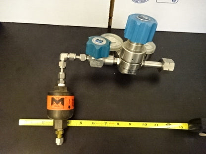 MATHESON 3513 + FLASH ARRESTOR MANOMETER REGULATOR VALVE GAS PROCESS AS IS 78-03