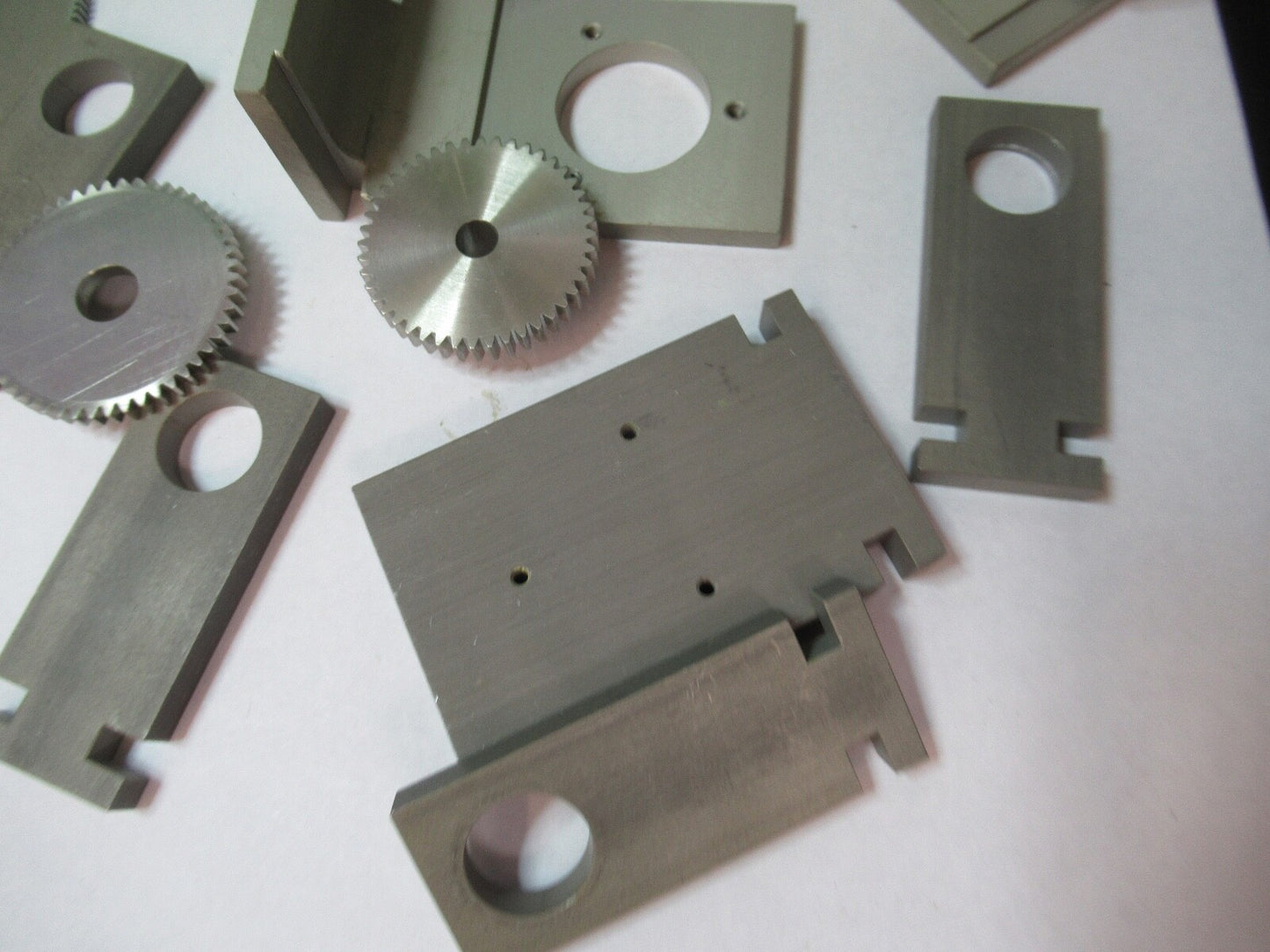 SERVO KIT LOT GEARS + ACCESSORIES ROBOTICS MECHATRONICS AS PICTURED G5-A-18