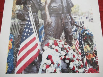 LARGE COLLECTABLE VIETNAM SOLDIERS VINTAGE PHOTOGRAPH BRONZE MONUMENT &BLI