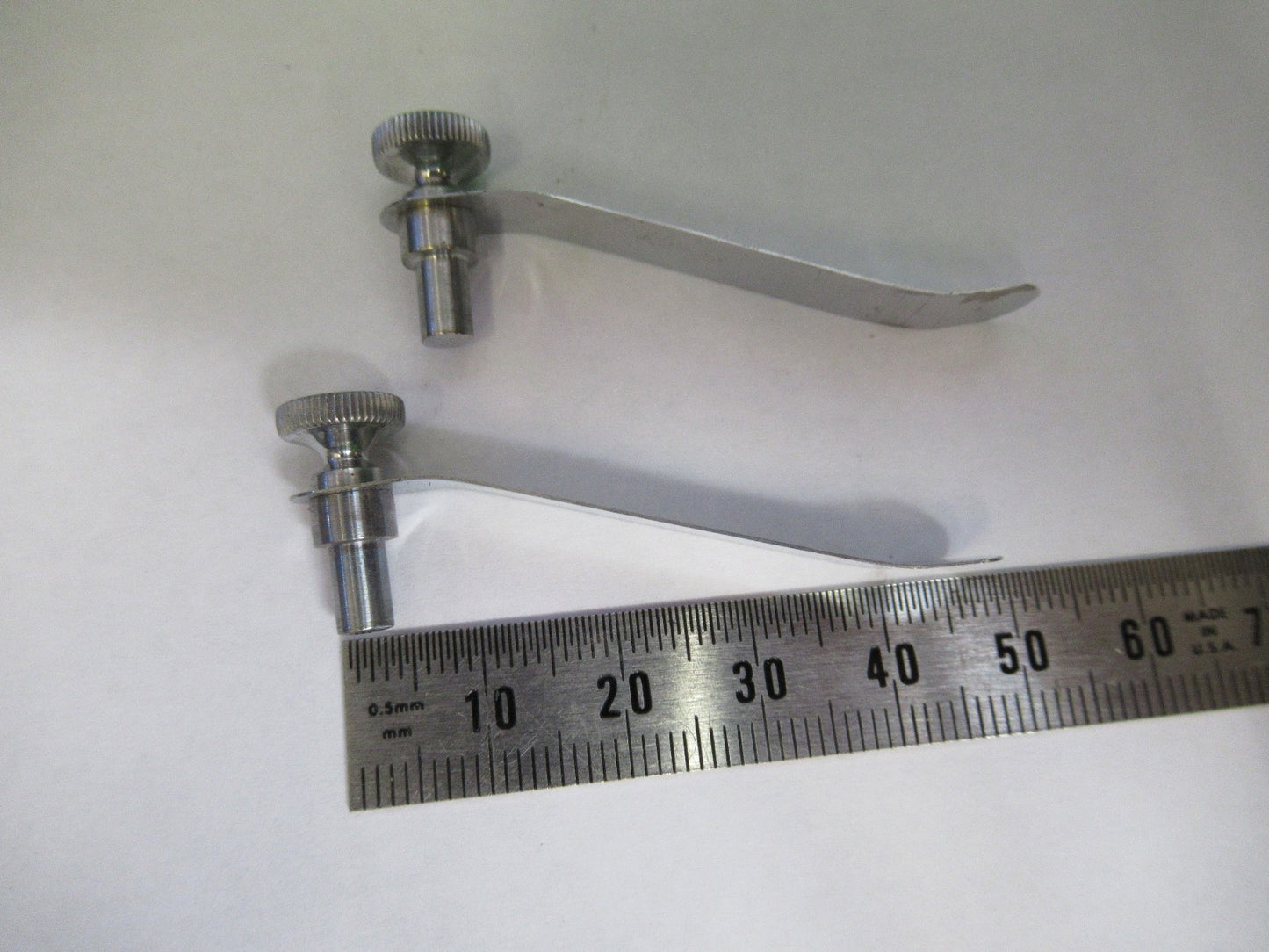ANTIQUE SEIBERT WETZLAR GERMANY PAIR CLIPS MICROSCOPE PART AS PICTURED U9-A-06