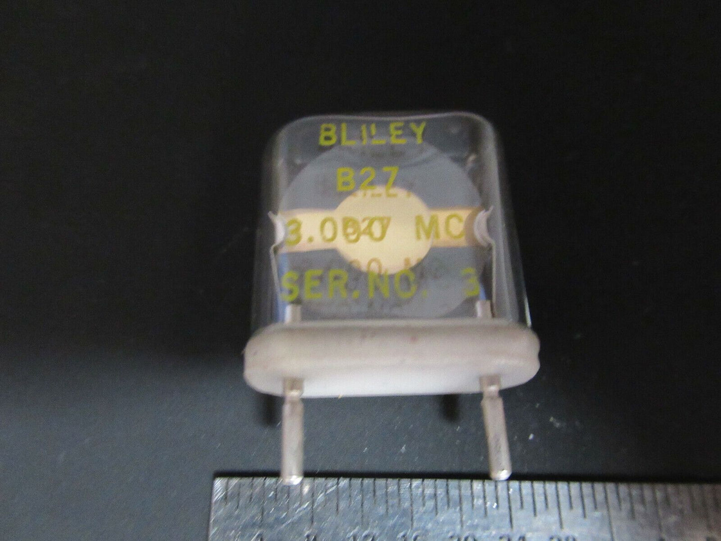 BLILEY ELECTRIC QUARTZ CRYSTAL B27 RESONATOR 3.0 MHz FREQUENCY AS PIC #FT-1-A-79