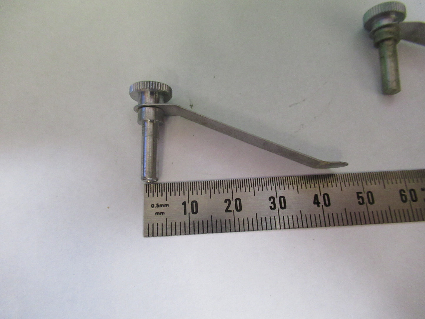 ERNST LEITZ GERMANY PAIR CLIPS STAGE MICROSCOPE PART AS PICTURED #R7-B-10x