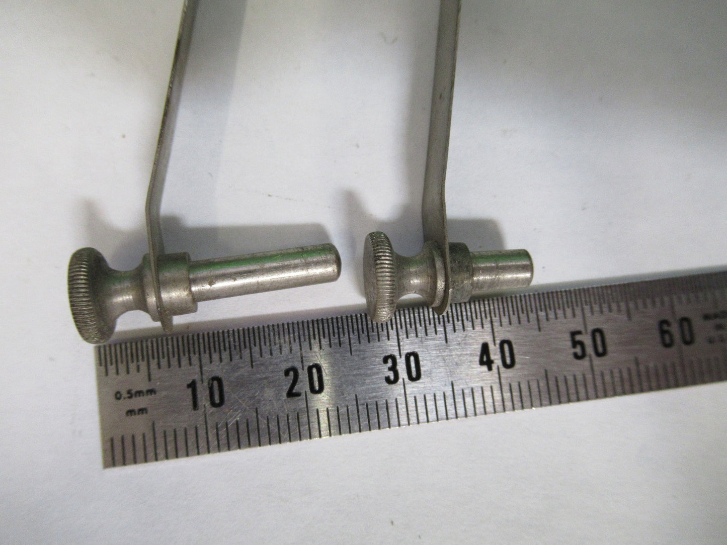 ANTIQUE ERNST LEITZ PAIR CLIPS STAGE MICROSCOPE PART AS PICTURED T3-B-28