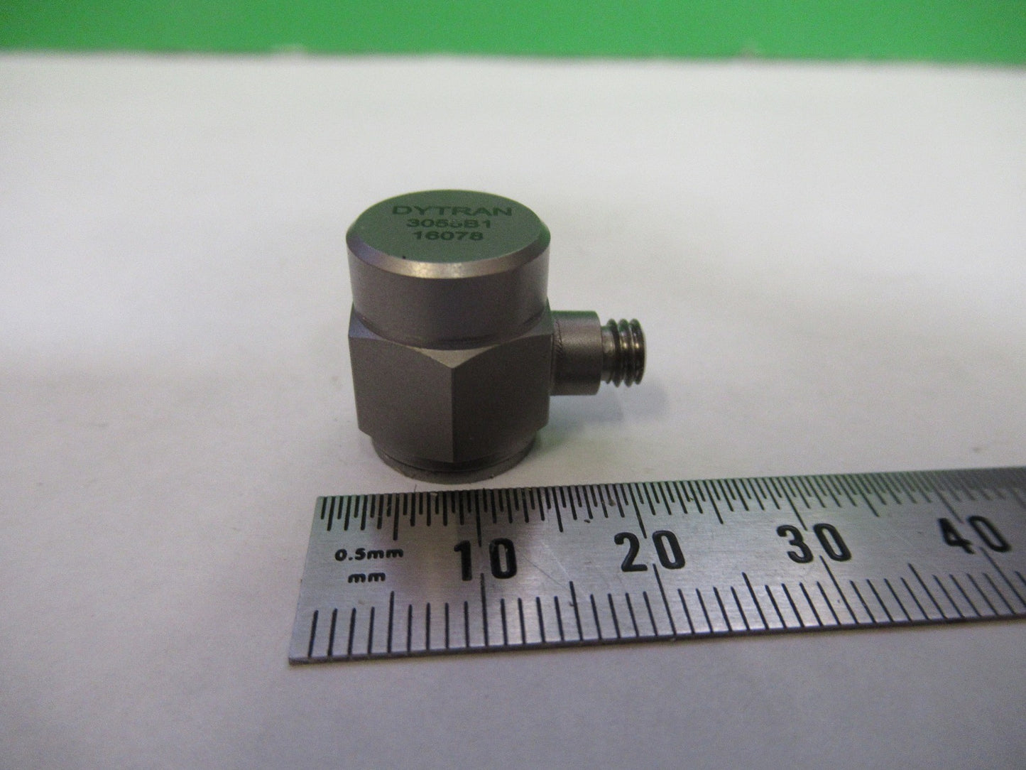 DYTRAN 3055B1 sense 10 mV/g ACCELEROMETER VIBRATION SENSOR AS PICTURED U8-A-18