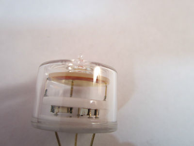 VINTAGE QUARTZ CRYSTAL GLASS ENCLOSURE FREQUENCY CONTROL HAM RADIO BIN#5M-36