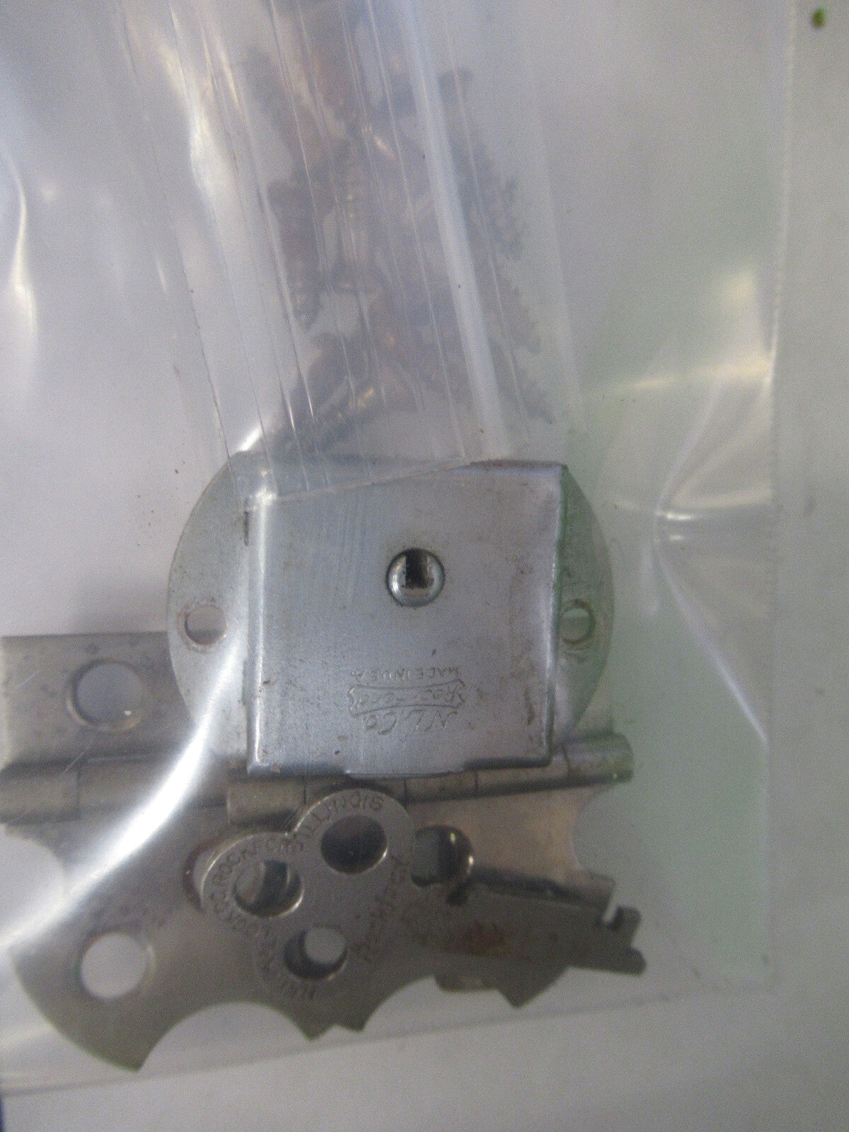 BAUSCH LOMB HINGES + LOCK PLUS KEY  MICROSCOPE PART AS PICTURED X9-B-32