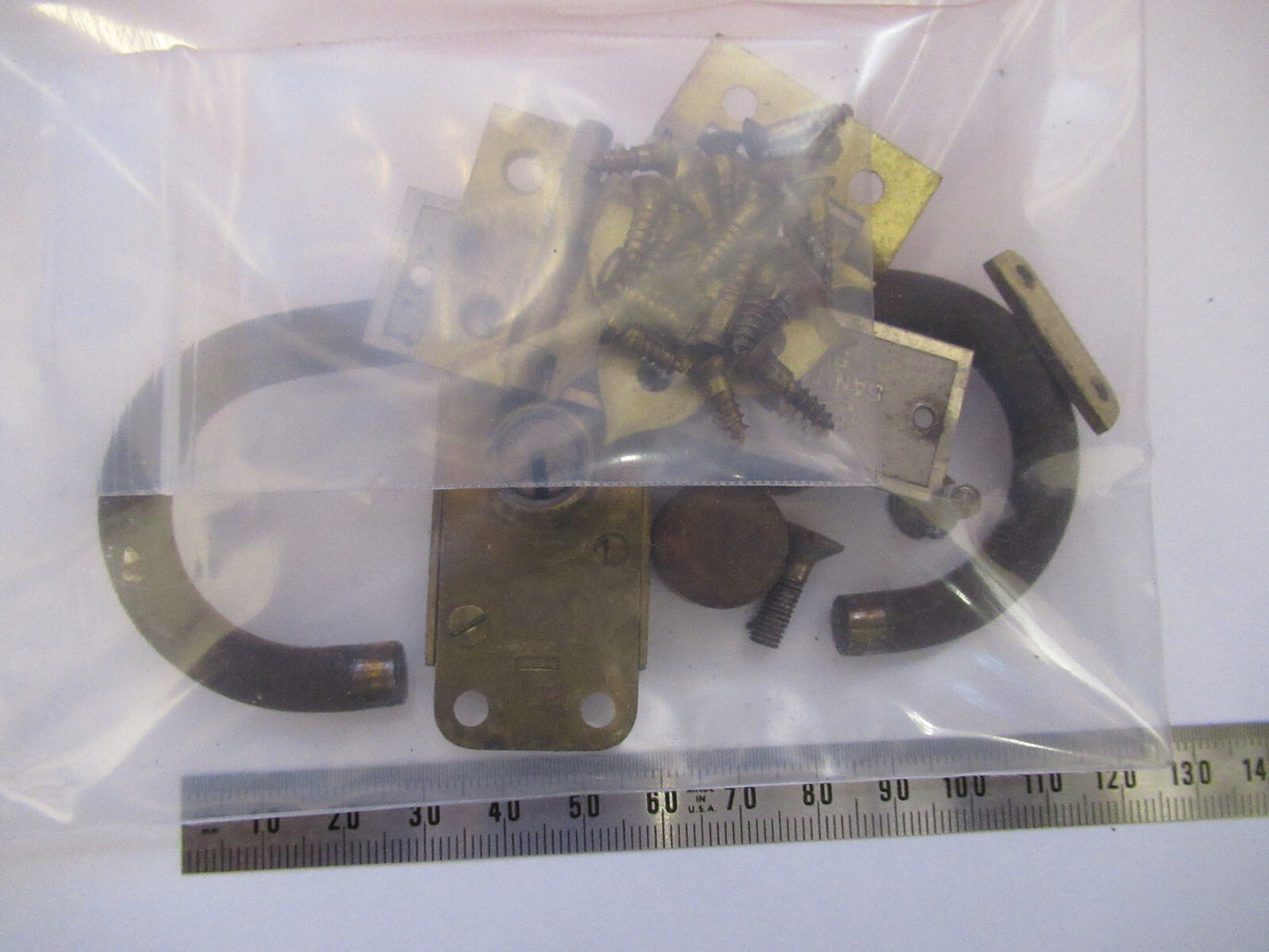BAUSCH LOMB ANTIQUE LOCK WITHOUT KEY MICROSCOPE PART AS PICTURED Q2-105
