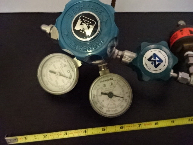 MATHESON 3513 + FLASH ARRESTOR MANOMETER REGULATOR VALVE GAS PROCESS AS IS 78-03