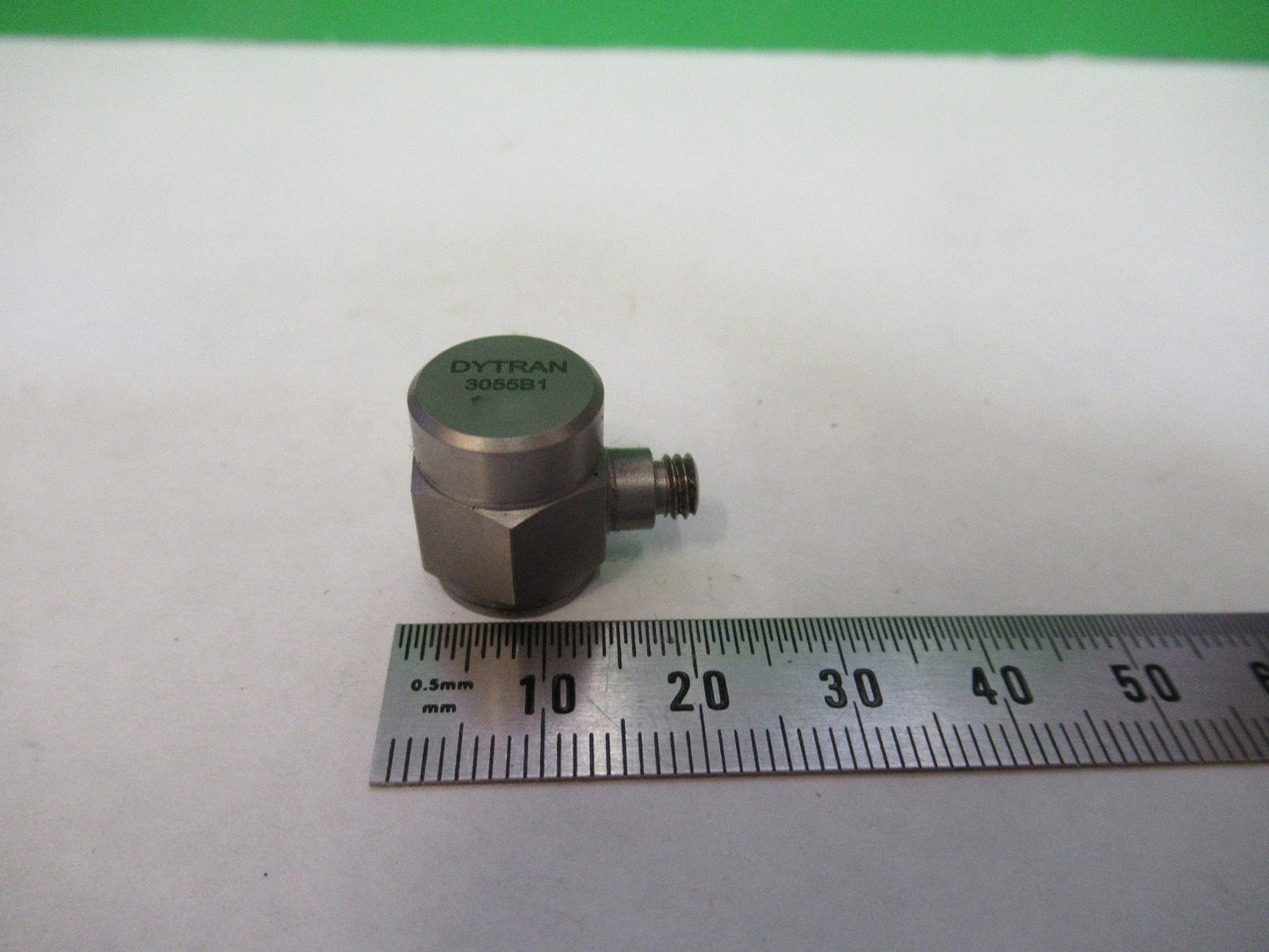 DYTRAN 3055B1 sense 10 mV/g ACCELEROMETER VIBRATION SENSOR AS PICTURED T3-C-16