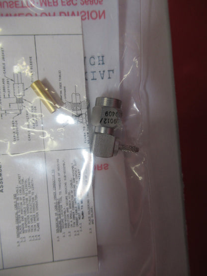 Lot 2 Ea Amphenol Right Angle Connector M39012/56-3125 RF Coaxial