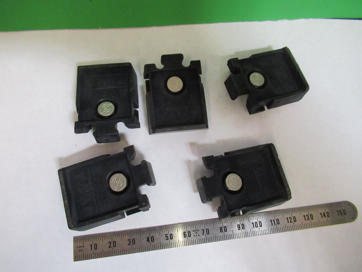 OLD HP HEWLETT PACKARD FEET LOT SPECTRUM ANALYZER PARTS AS PICTURED #W6-A-76