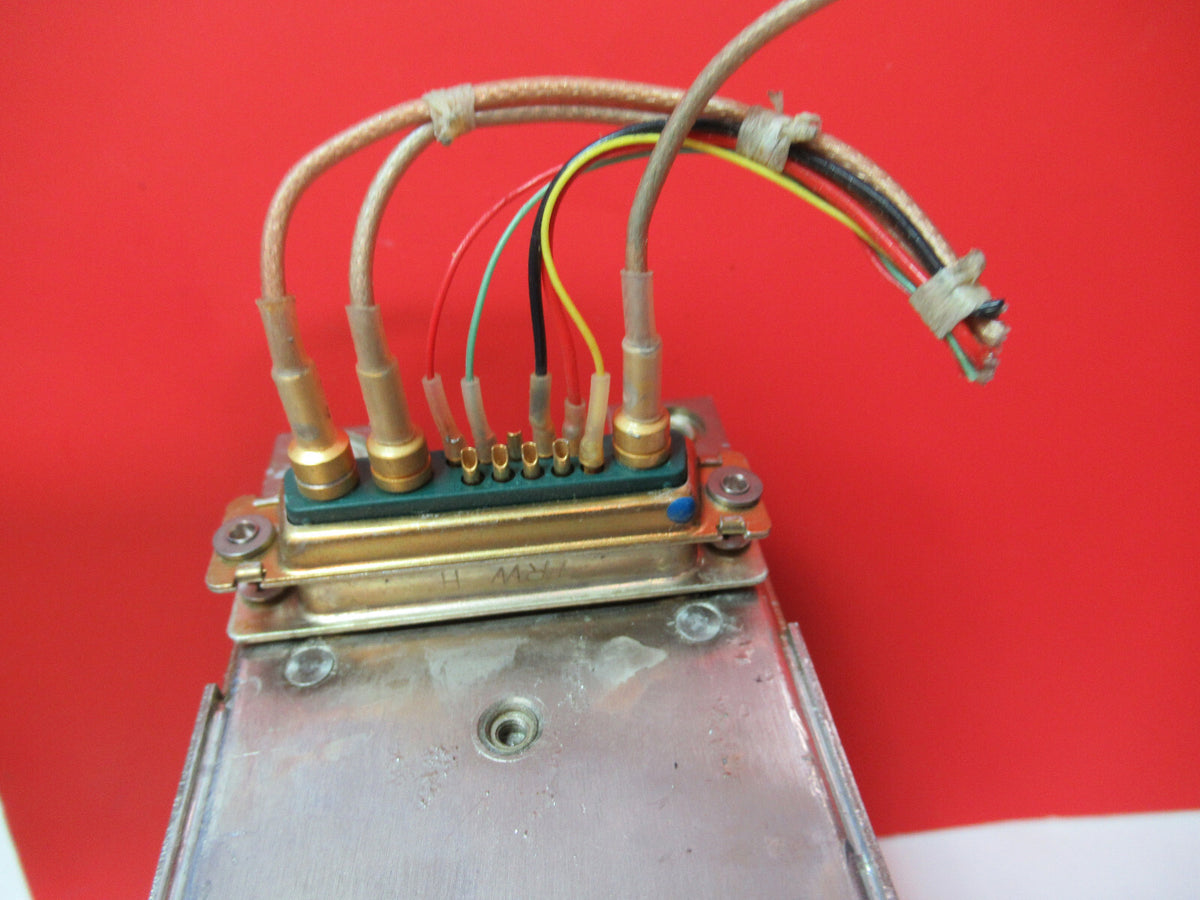 FEI QUARTZ OSCILLATOR FE2204A FREQUENCY STANDARD FEI 5 MHz AS PICTURED 6V-FT-78