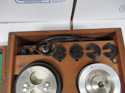 Brüel & Kjær Denmark 4221 High Pressure Microphone Calibrator