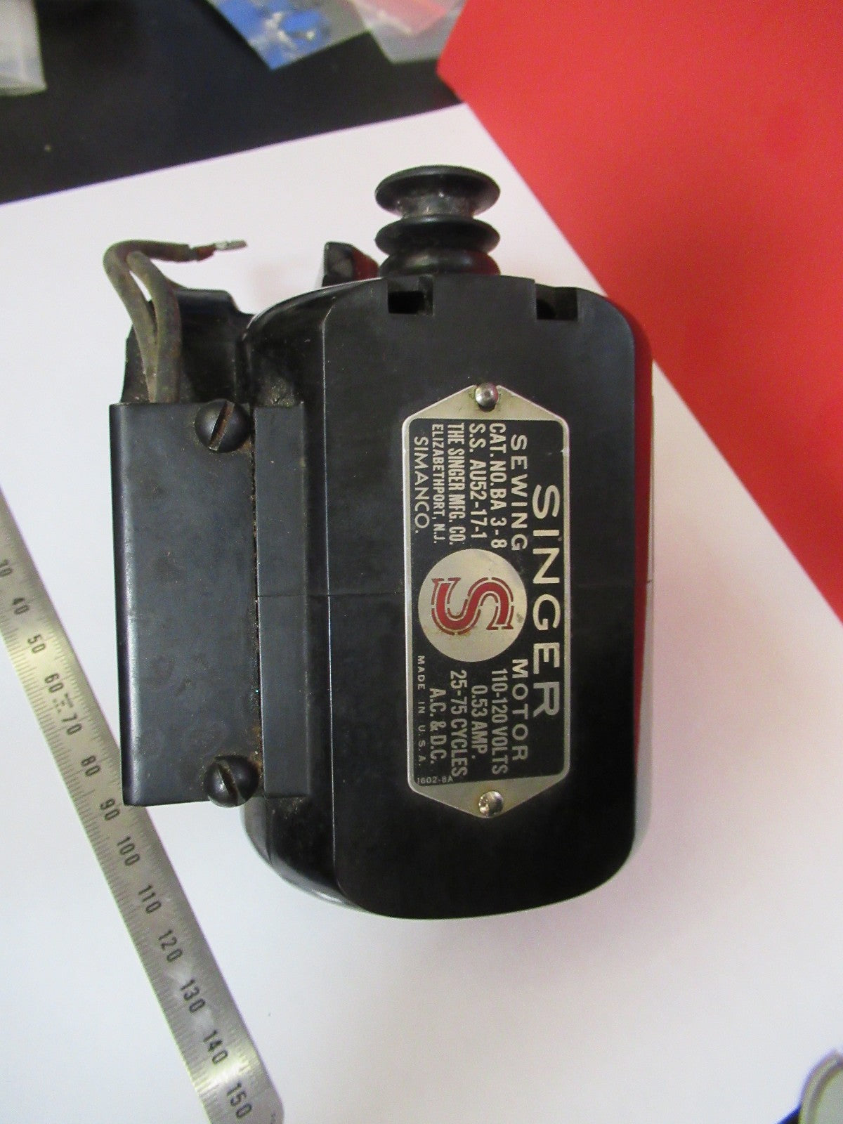 SINGER SEWING MACHINE ELECTRIC MOTOR AS IS AS PICTURED V7-A-53