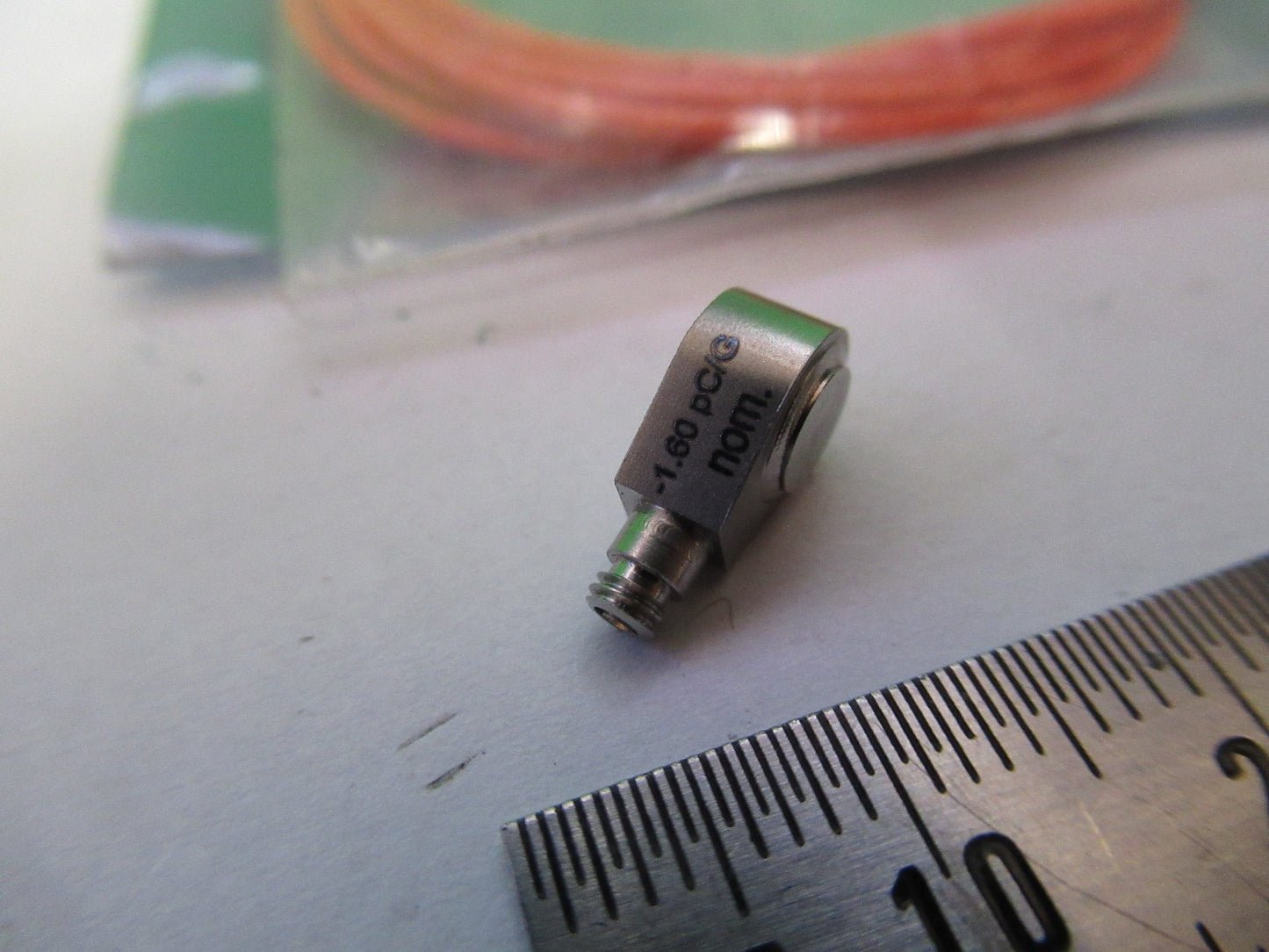 ACCELEROMETER DYTRAN 3225E1 VIBRATION SENSOR 1.6 pC/g as pictured  V3-A-83
